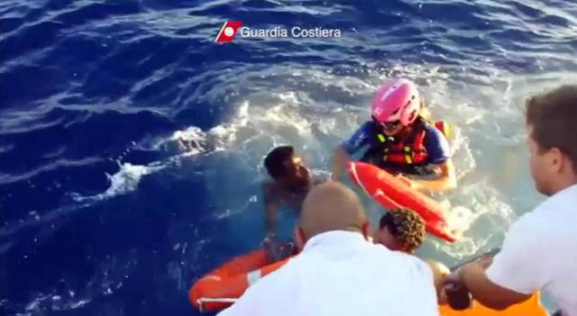 RESCATE DE INMIGRANTES EN LAMPEDUSA-0DNG4481.jpg-